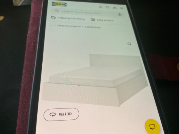 Samlet seng og senge bord