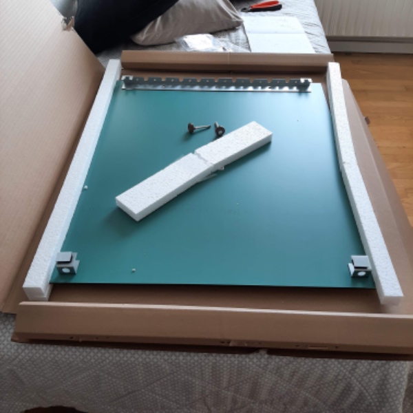 Opsætning af spejl på badeværelse