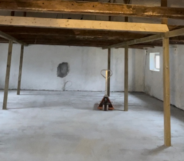 Slebet 125 kvadratmeter betongulv