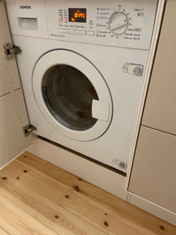 Vaskemaskine lækker vand + radiatorer reagerer ikke