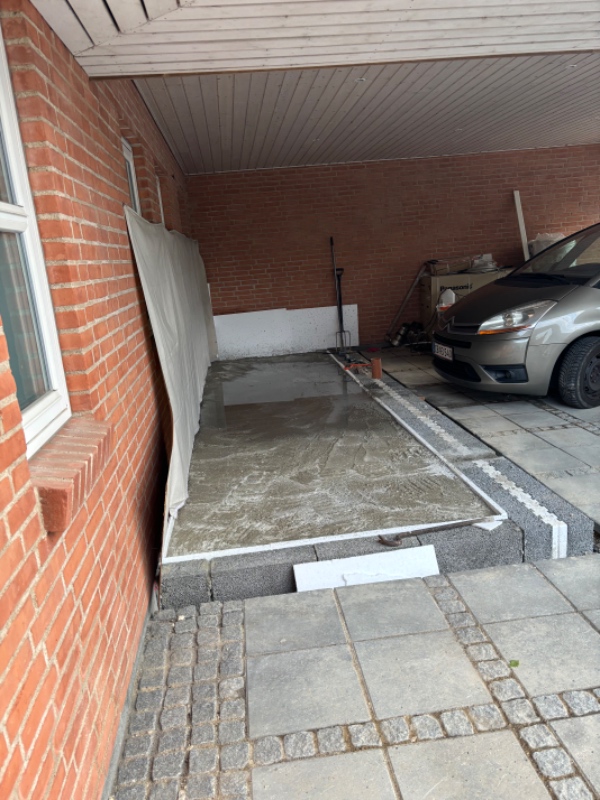 Muring af facade med vinduer