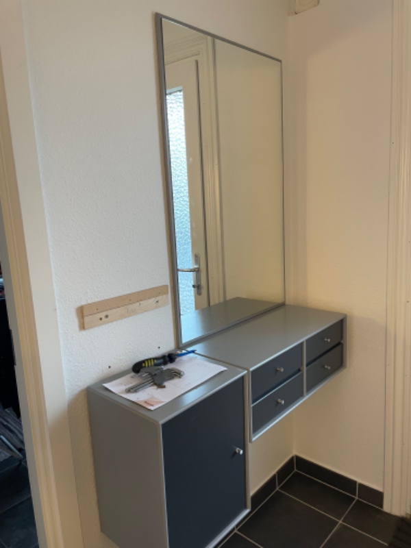 Skrue ting ned af væggen (flytning)