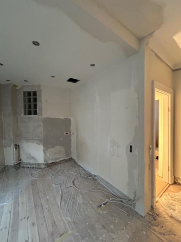 Fuldspartling og slibning af vægge