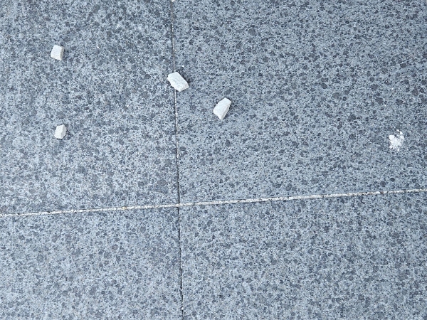 Udskiftet fuger i gavlene på mit hus, kun i de områder som er i dårlig stand.