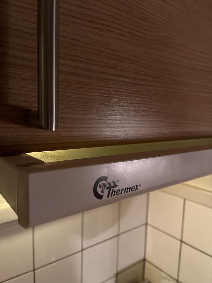 Montering af emhætte med kulfilter