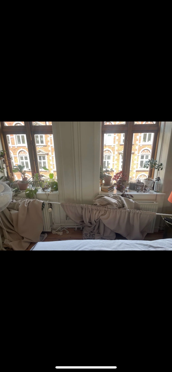 Putting up fallen curtains