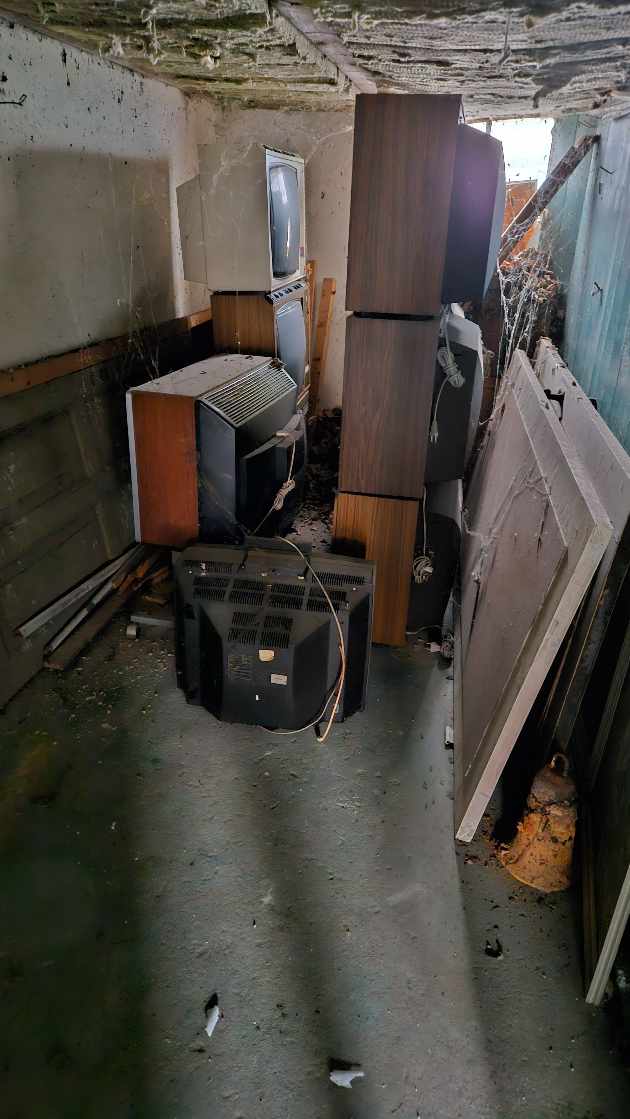 Kører ting på genbrugsplads