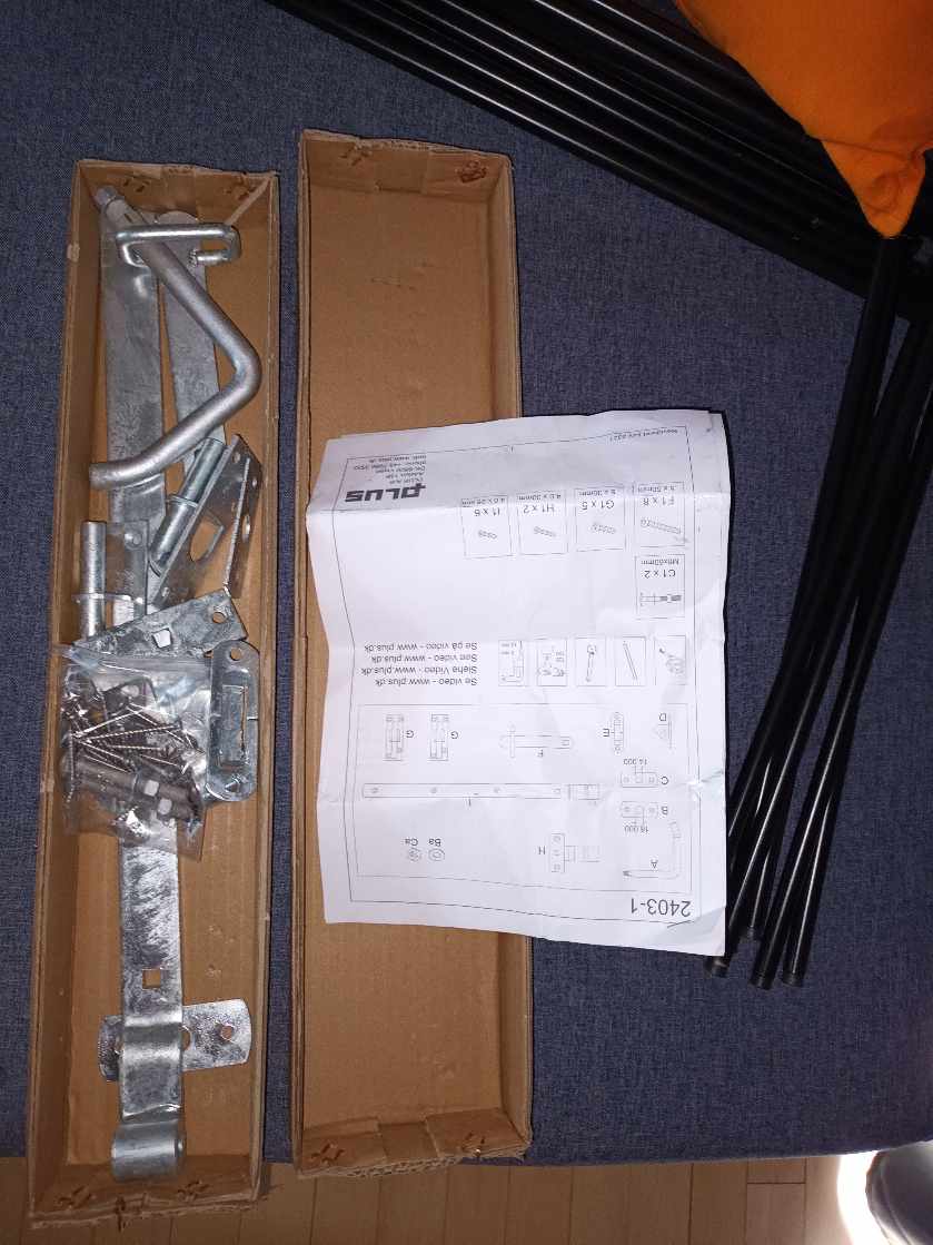 Montering af havelåge