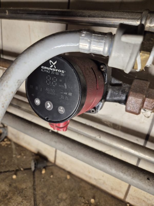 udskiftning af grundfos cirkulationspumpe Alpha 2