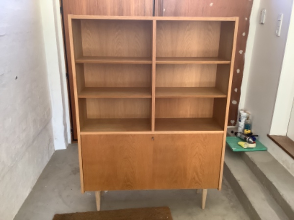 Flytte 1 tung møbel op, og 2 tunge møbler ned, stue til 1. sal