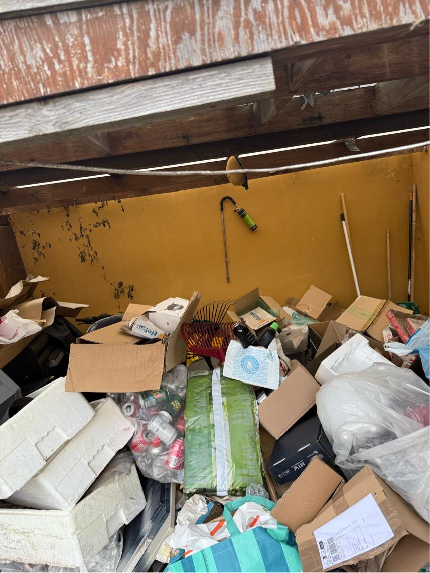 Rydning af skur + losseplads