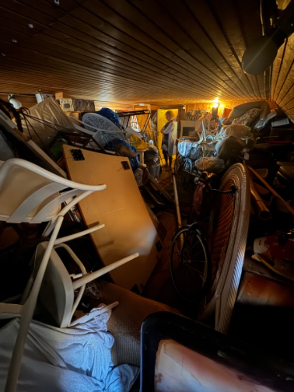 Rydning af loftrum cirka 35m2