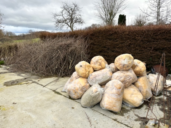 Afhentning af byggeaffald og haveaffald