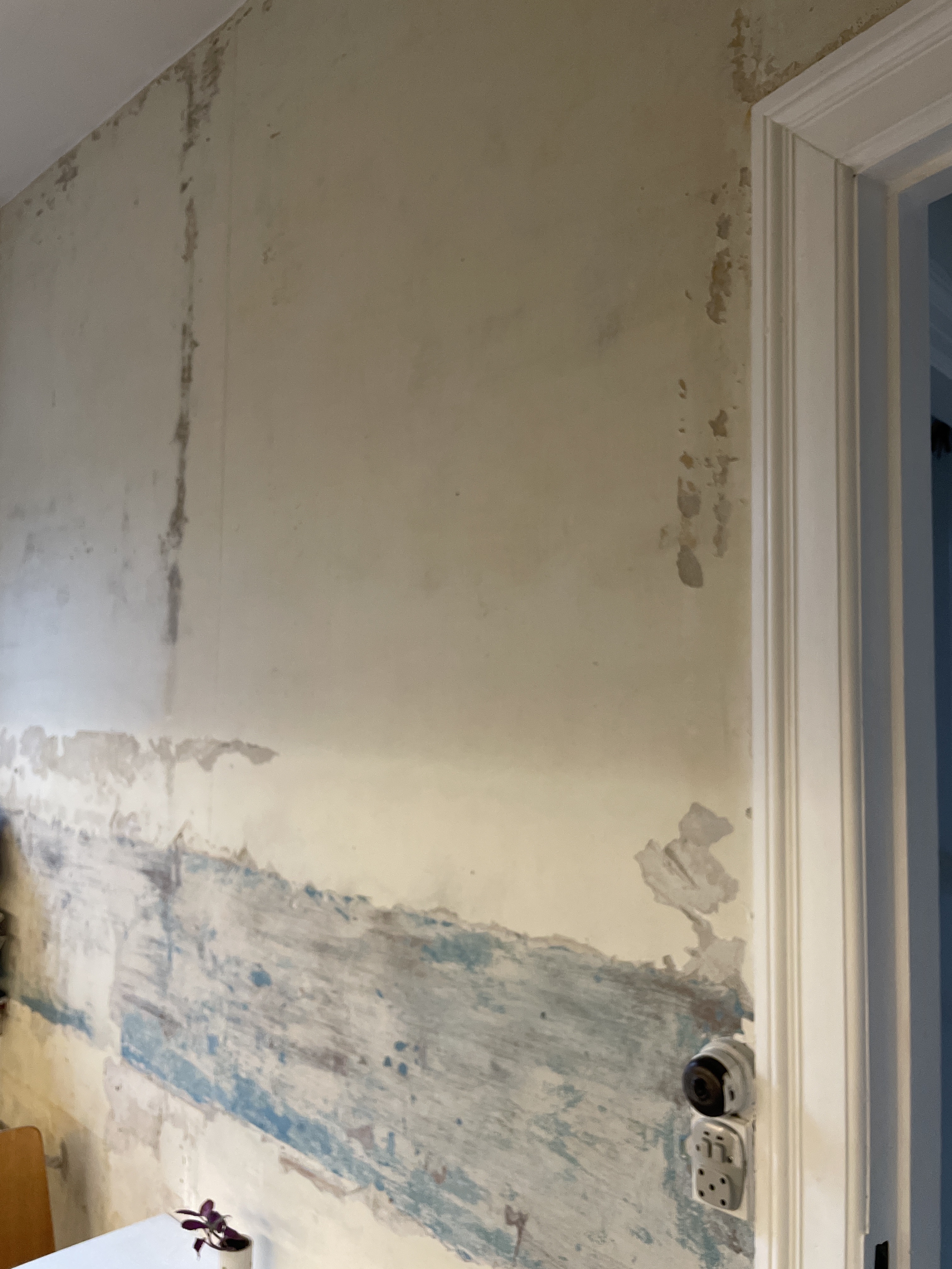 Spartel, filt og maling i køkken