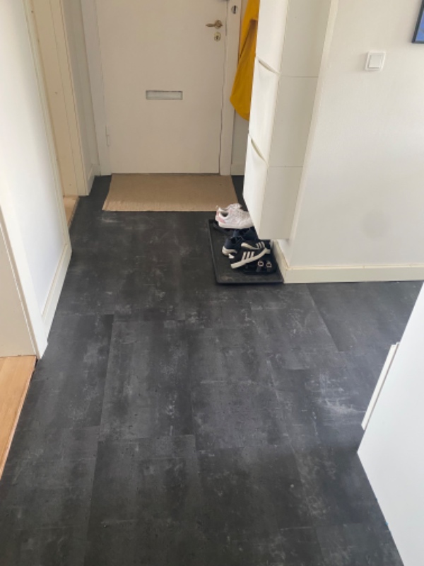 Montering af klikgulv/laminatgulv i gang og køkkenareal