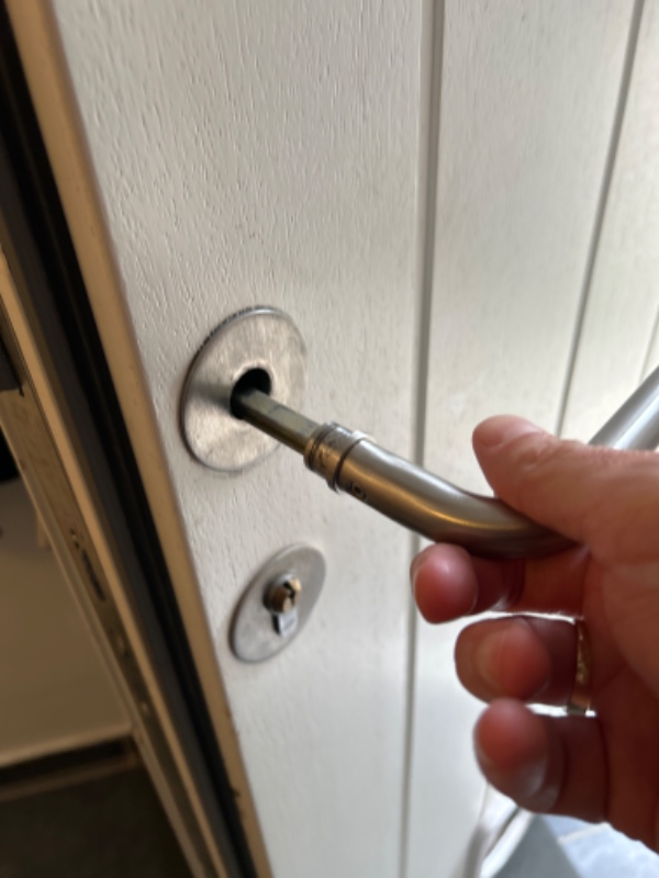 Reparation el muligvis udskiftning af dørhåndtag