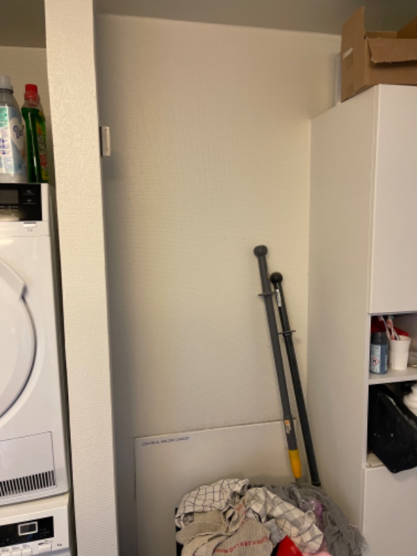 Opsætning af badeværelseshylder