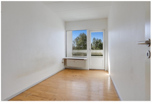 glasvæg/filt på væggene