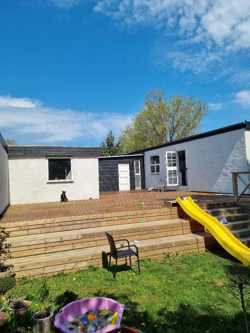 Slib og oliering af terrasse