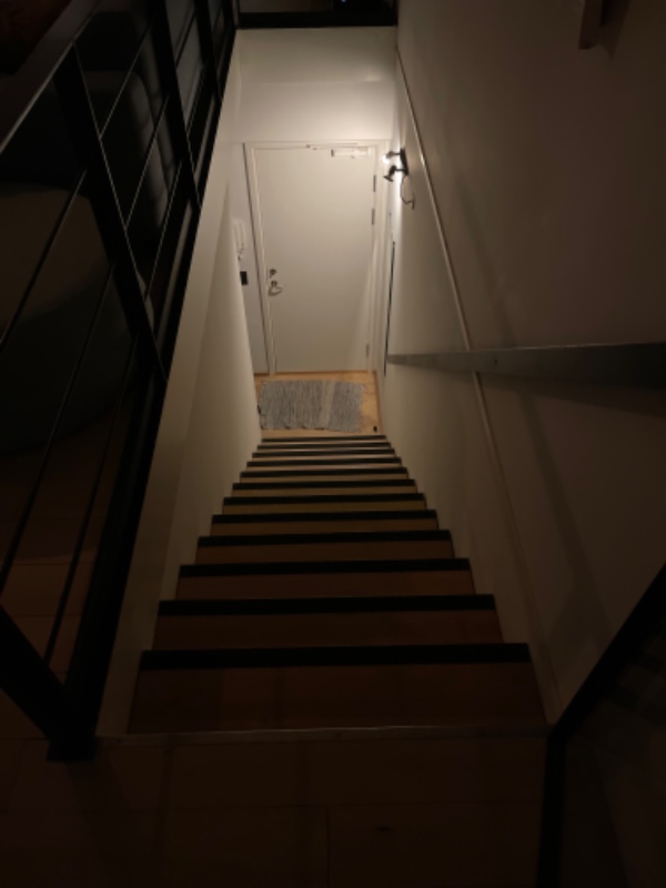 Akustisk panel opsætning i trappe gang