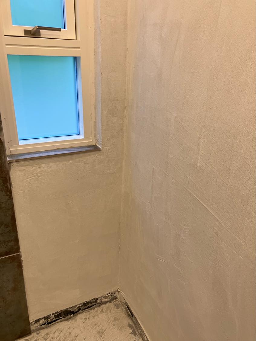 Hjælp til spartling af vægge på badeværelse