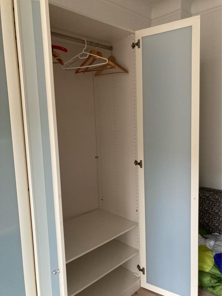 Bortskaffe klædeskab