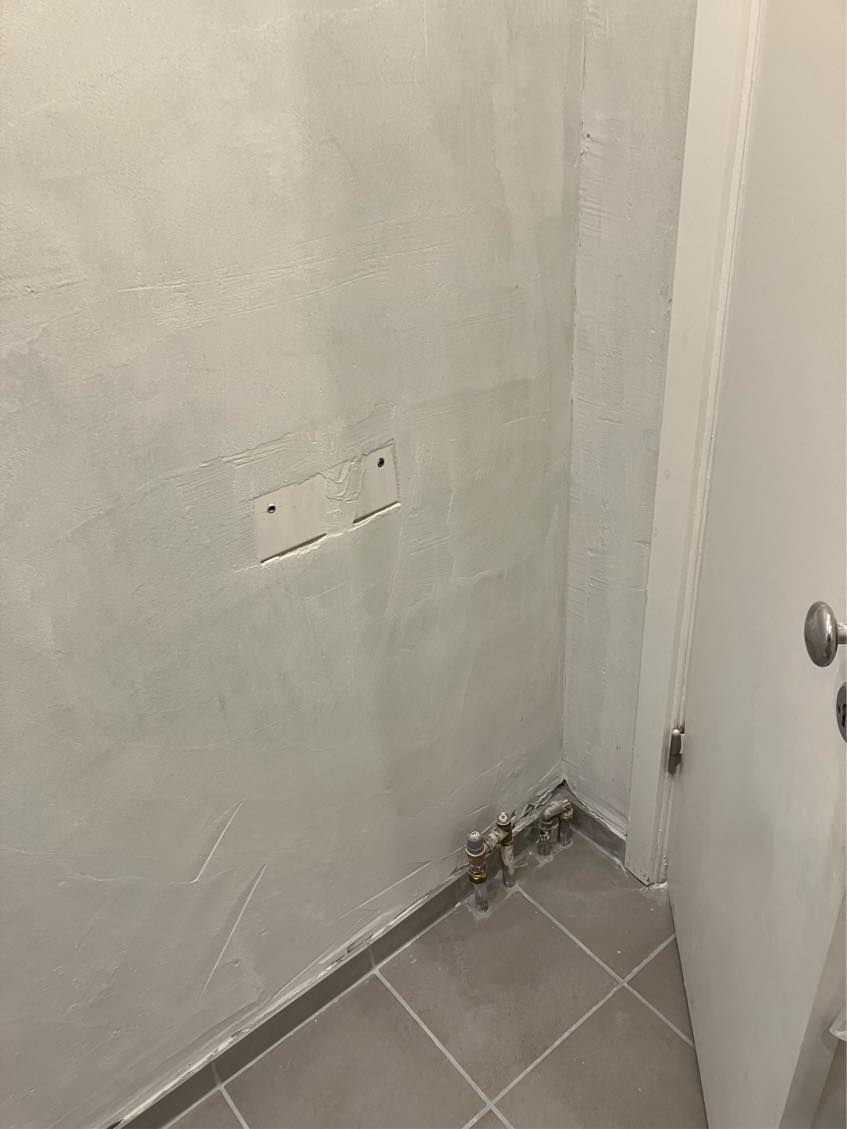 Hjælp til spartling af vægge på badeværelse