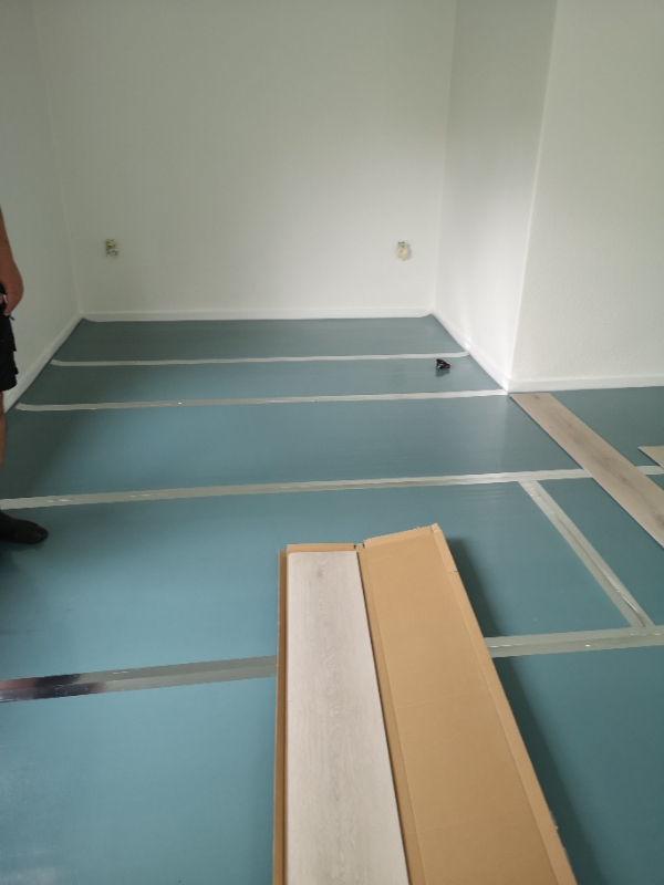 Lagt vinylplank ca 60 m2