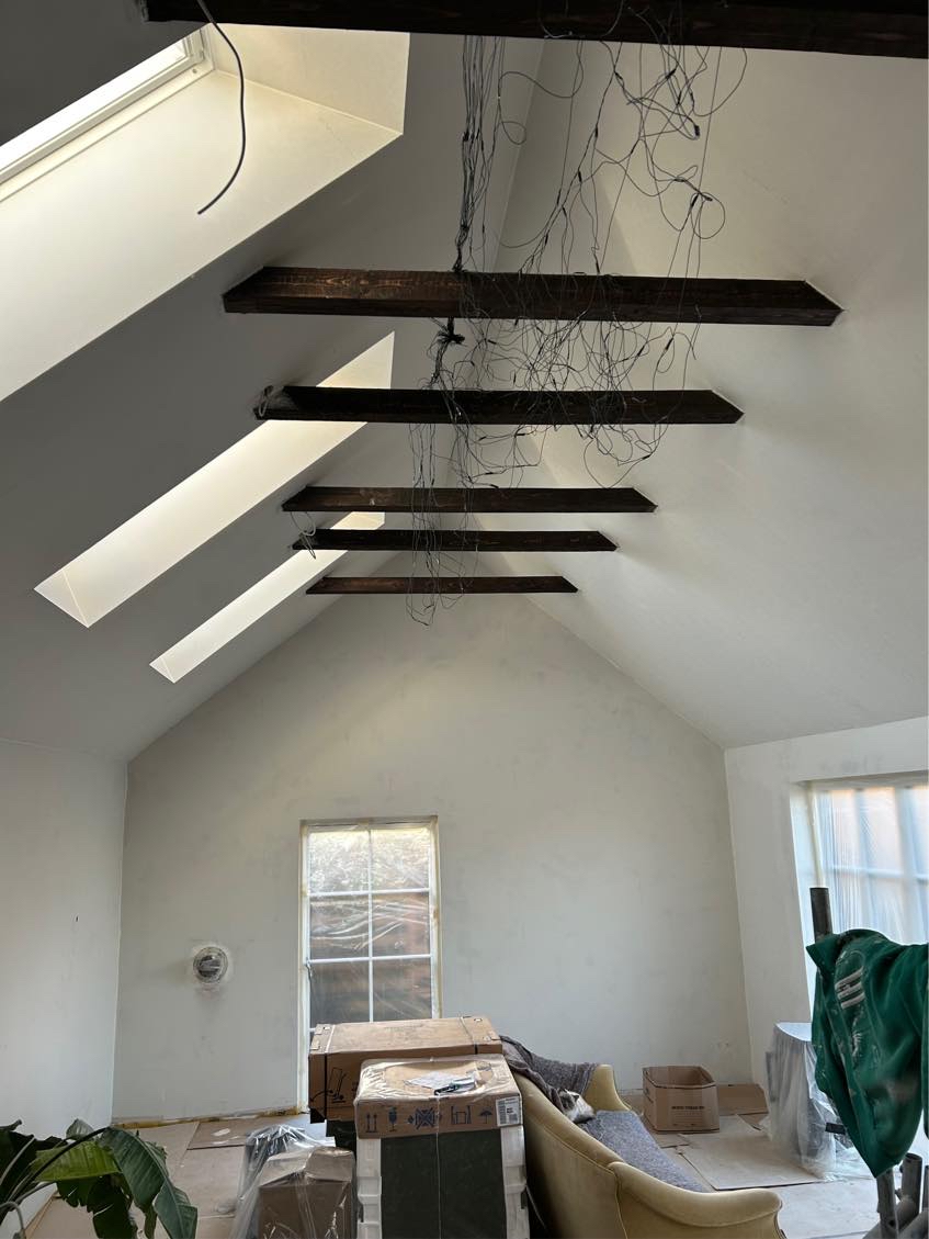 Male stue 33 kvm. Har malibg, afdækket og rullestillads