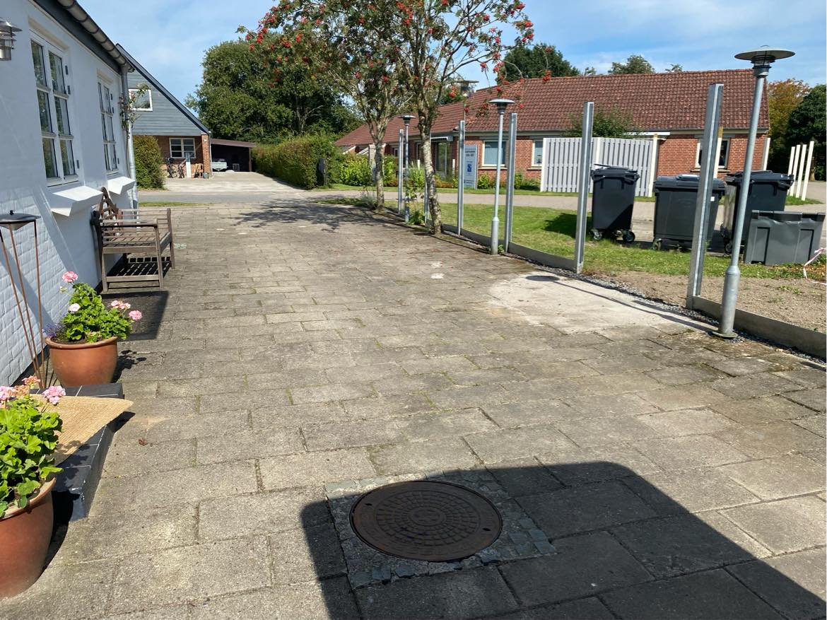 Brolægning i indkørsel