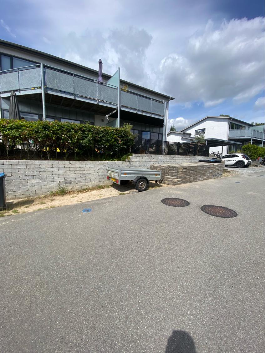 Vi skal have lagt 40 m2 fliser. Vi Har købt fliserne