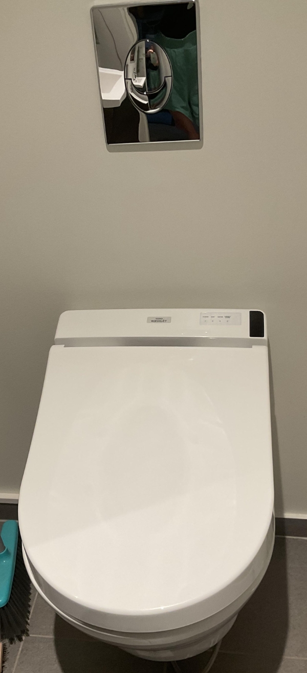 Afmontering og montering af japanske toiletter - Toto washlet.