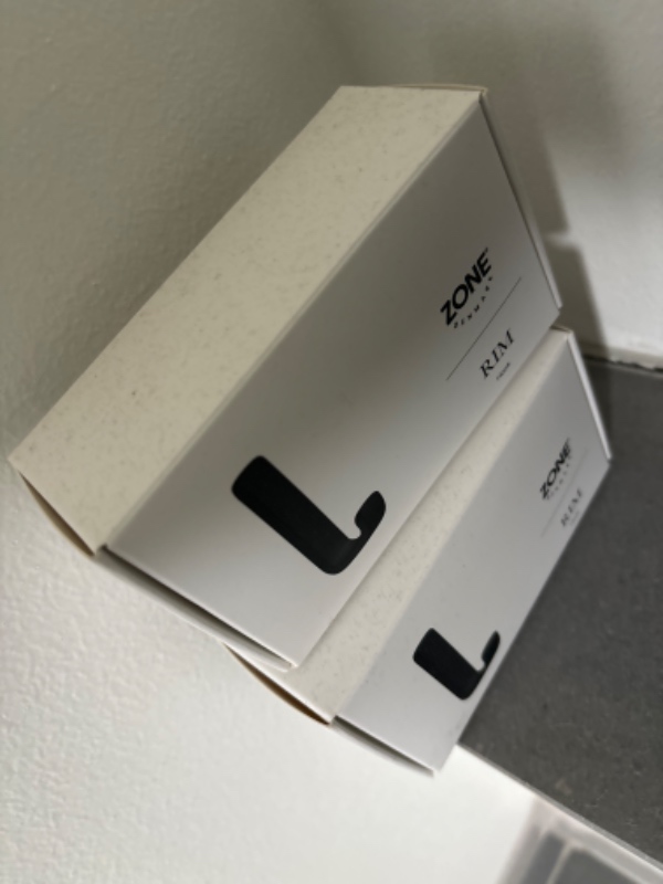 Opsætning af knager/toiletrulleholder