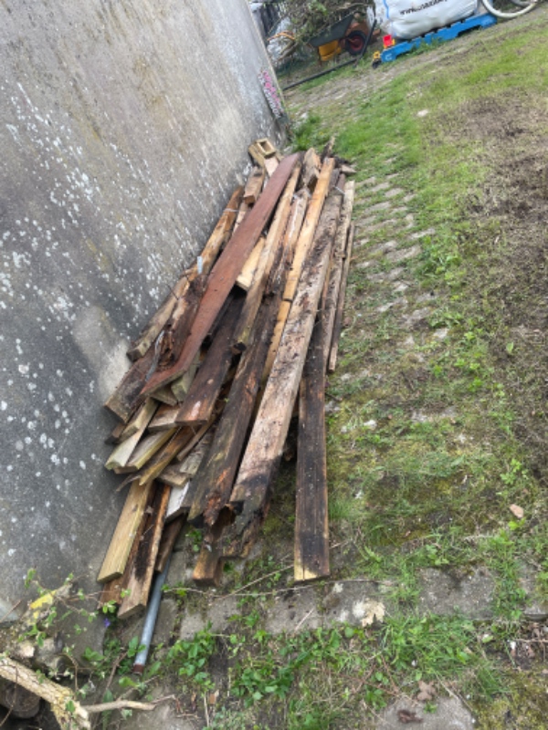 Afhentning og bortskaffelse af haveaffald og byggeaffald