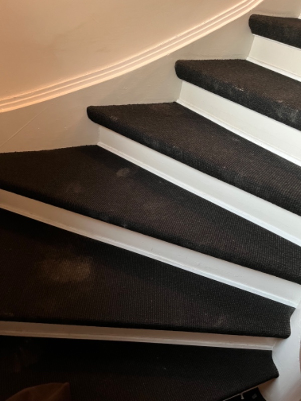 Tæpperens på trapperne, og to tæpper som kan fjernes