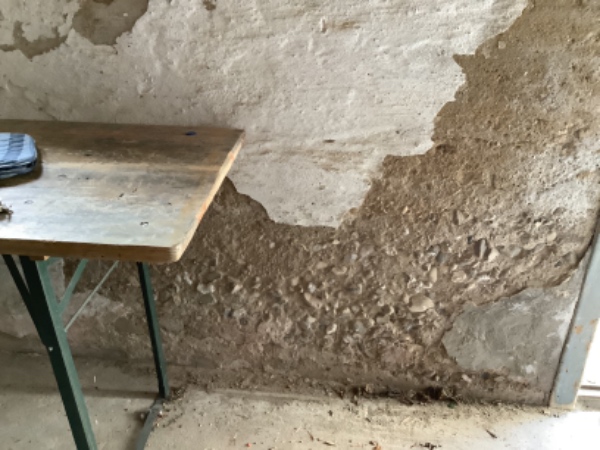 Reparation af muret vægge i kælde