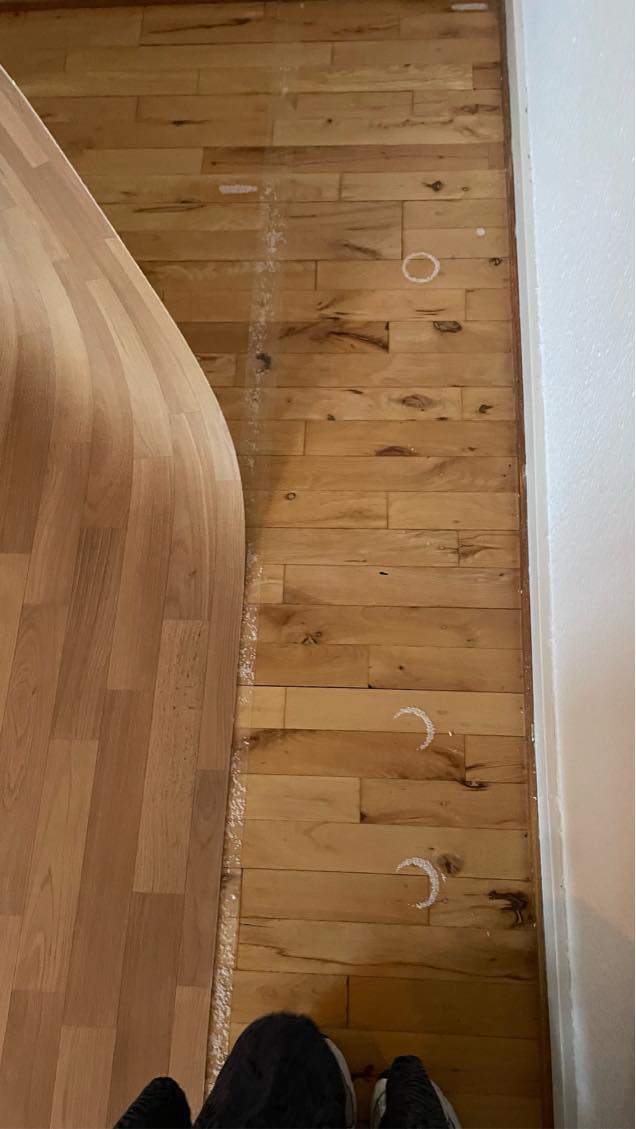 Fjerning af lim og gulvslibning 3 værelser og 1 gang