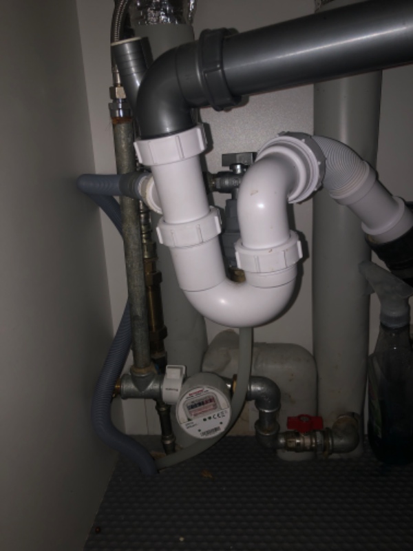 Jeg skal have admonteret min vaskemaskine