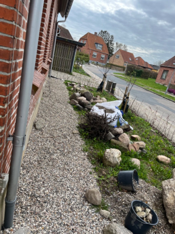 Afhentning og bortskaffelse af sten