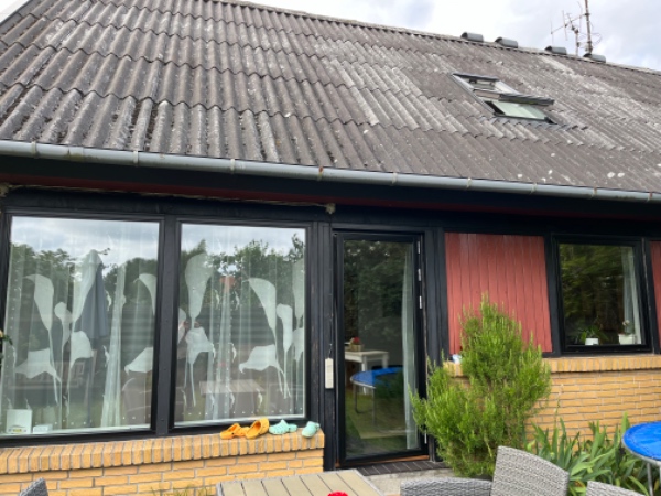 Skal males ydersiden af ​​huset.