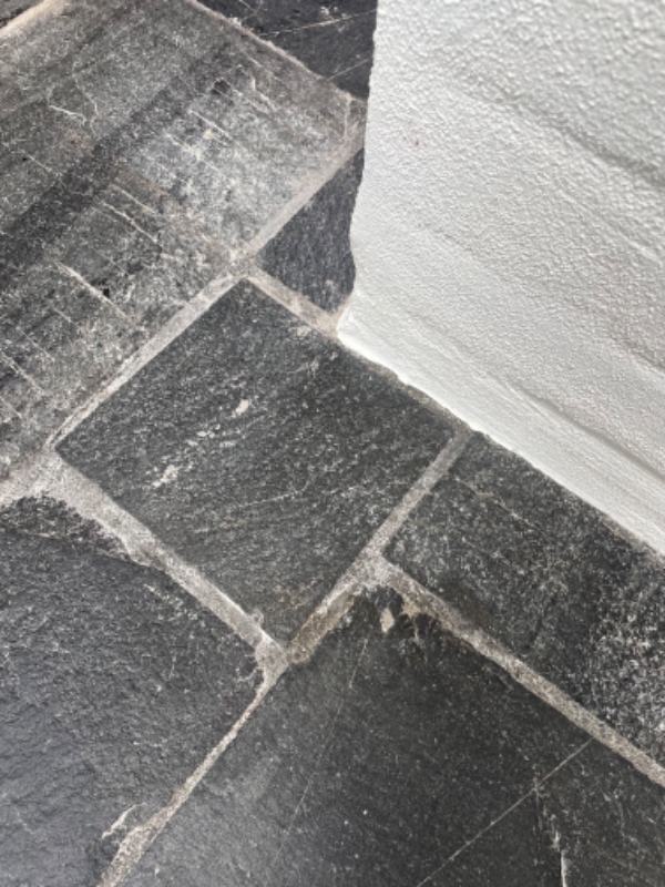 Rensning af naturskifferfliser