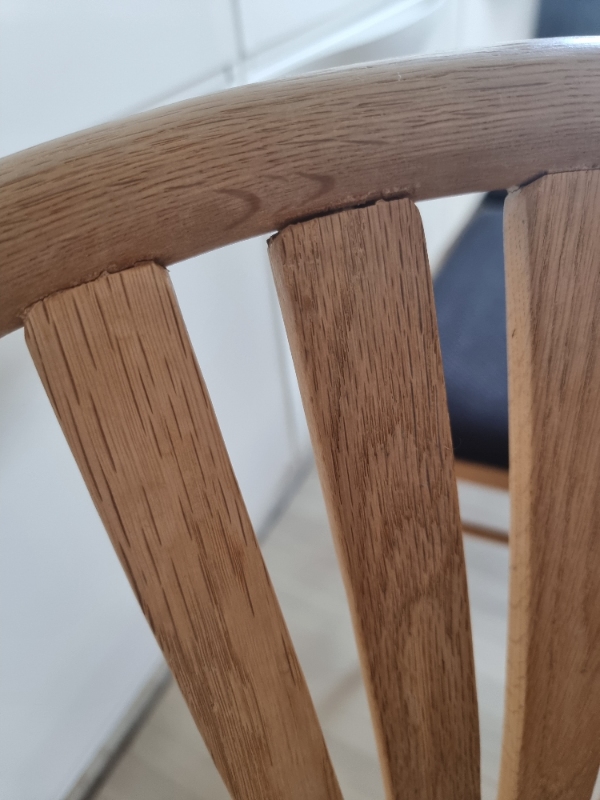 Restaurering af egetræs spisestole