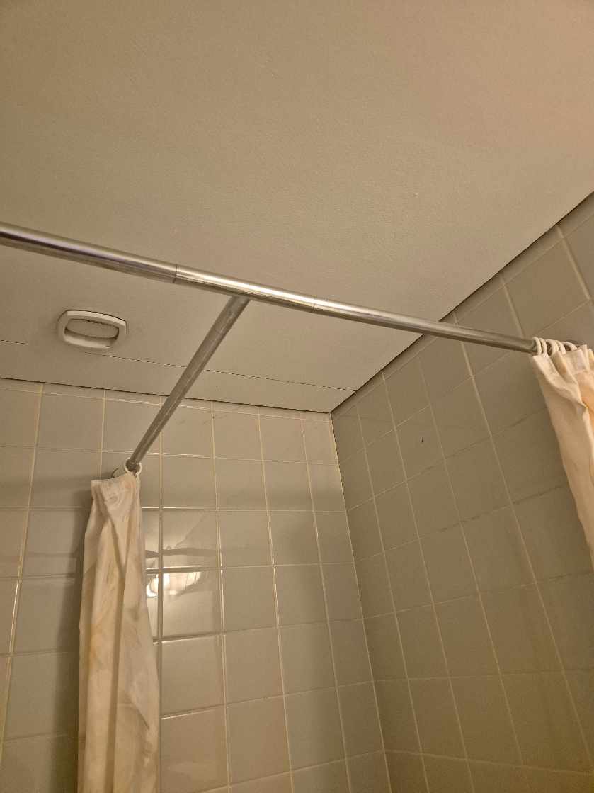 Fjerne 4 asbest loftpladser