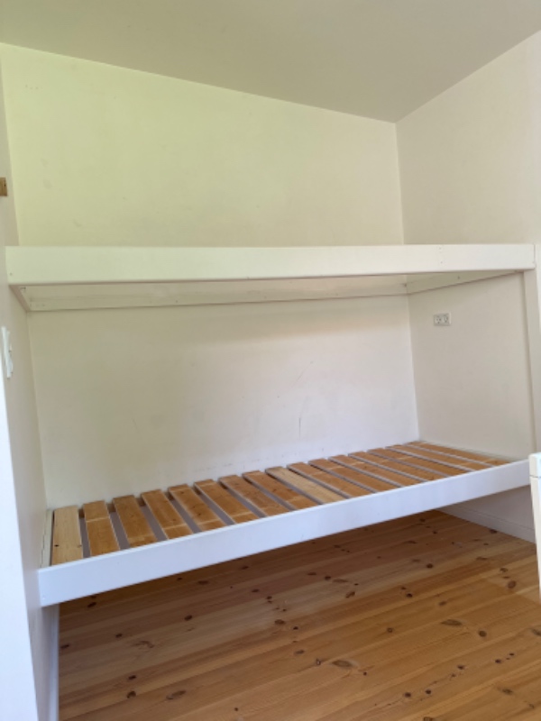 Bygge trappe på 3 trin og rive seng ned