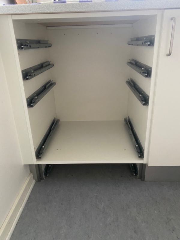 Fjerne underskab i køkken