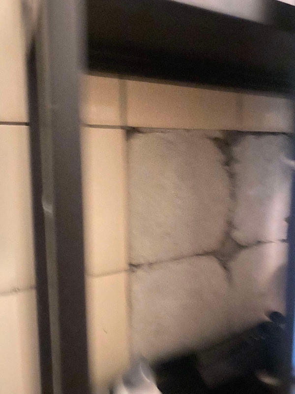 Opfriskning af fliser på badeværelse (fuger, fliser og evt. malearbejde)