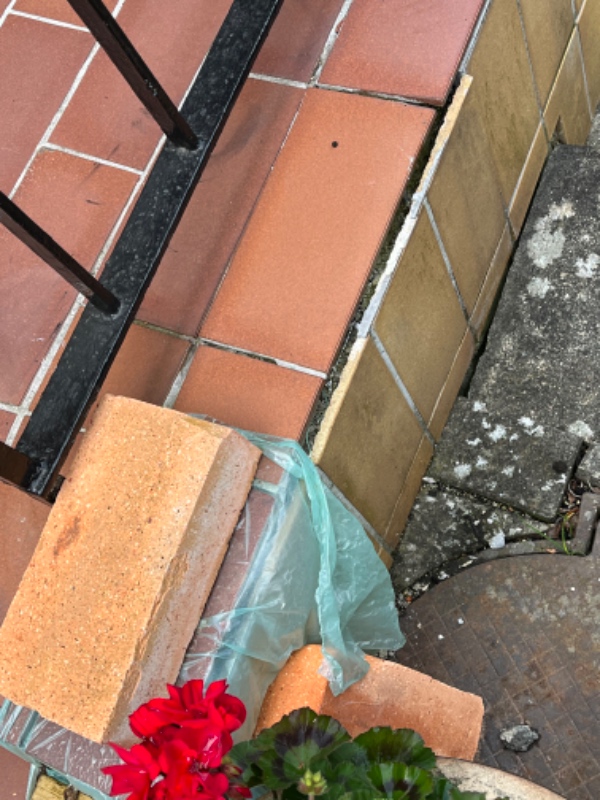 Udskiftning af fliser og reparationer