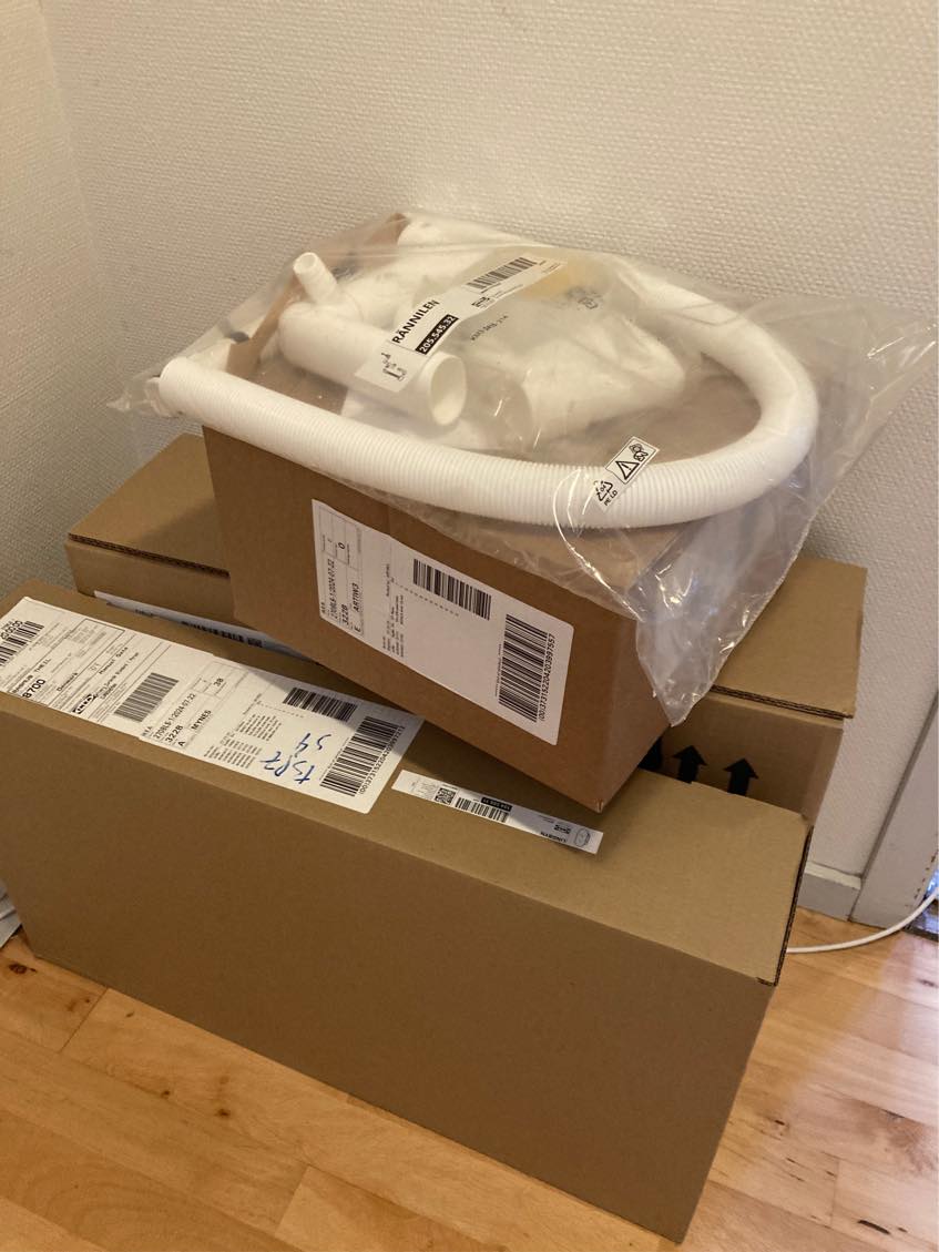 Opsætning badeværelsesmøbel