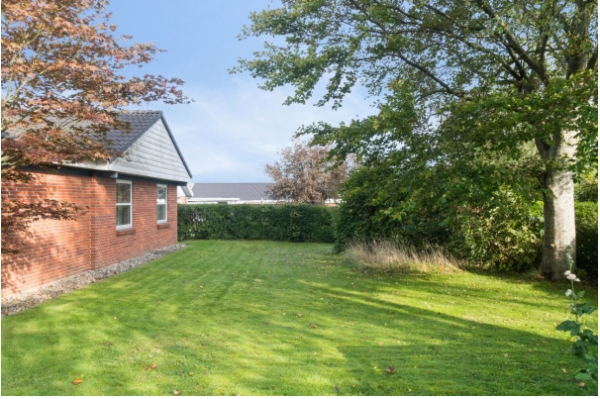 Ugentlig græsplæneklipning 500-600m²