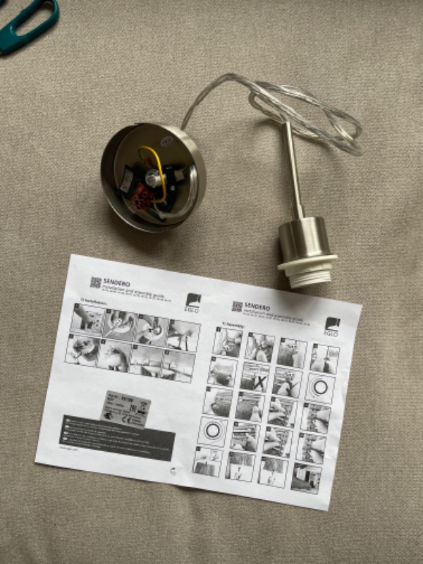 Montering af loftslampe i beton